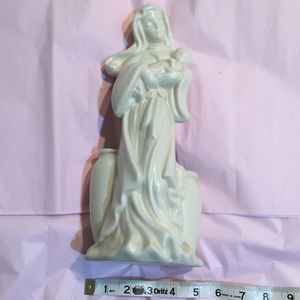 🌵BOGO🌵Madonna Hull pottery planter cream white